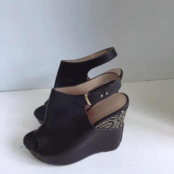 Charles David Womens Ames Sandals. Size 8