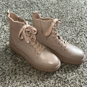 Chelsea &amp; Violet khaki lace up combat boots Sz 11