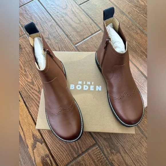 Chelsea Boots - Color Tan