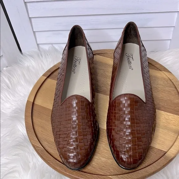 Chic Brown Leather Woven Loafers TROTTERS Liz III Slip-On Retro Preppy Casual