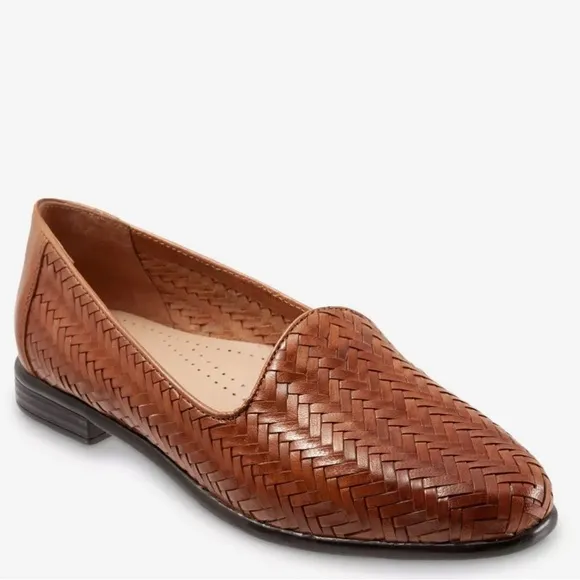 Chic Brown Leather Woven Loafers TROTTERS Liz III Slip-On Retro Preppy Casual