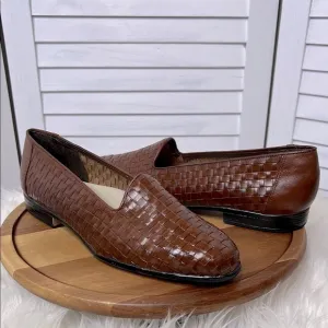 Chic Brown Leather Woven Loafers TROTTERS Liz III Slip-On Retro Preppy Casual