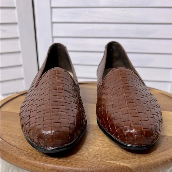 Chic Brown Leather Woven Loafers TROTTERS Liz III Slip-On Retro Preppy Casual