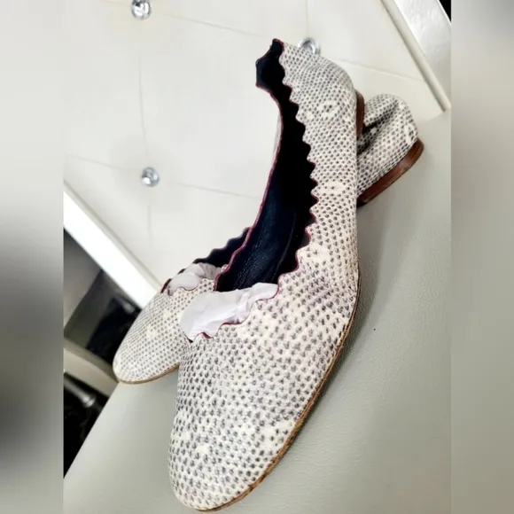 Chloe 100%Auth WomenScalloped Snakeskin Ballet Flats Genuine Leather Gray US 8.5