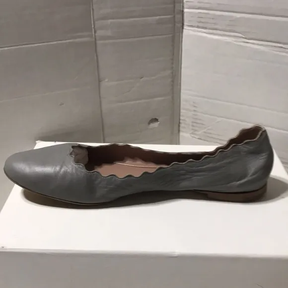 Chloe all around scallop leather flats. Made in Italy. EUC