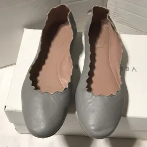 Chloe all around scallop leather flats. Made in Italy. EUC
