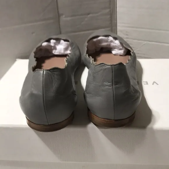 Chloe all around scallop leather flats. Made in Italy. EUC