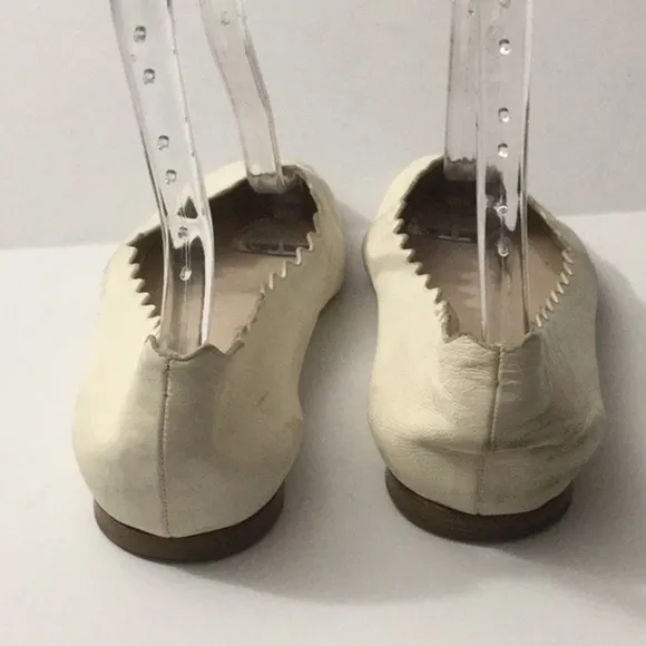 Chloe Lauren Scalloped Flats Size 40 Off White
