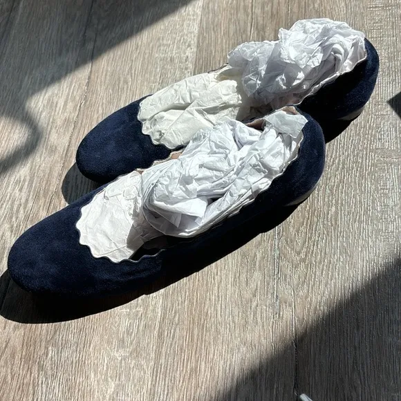 Chloe Lauren scalloped leathered ballet flats
