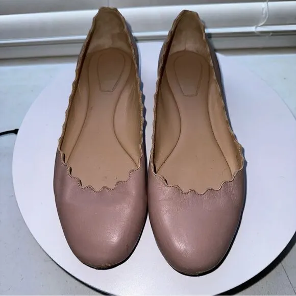 Chloe’ Leather Scalloped Edge Ballet Flats. Size 37. Beige. Very nice condition.