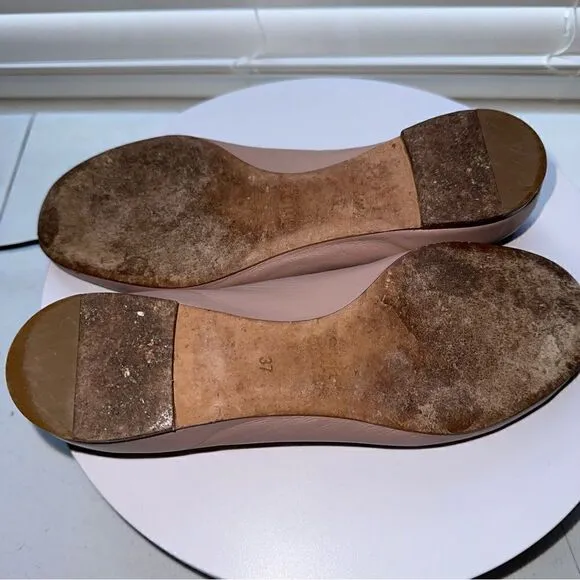 Chloe’ Leather Scalloped Edge Ballet Flats. Size 37. Beige. Very nice condition.
