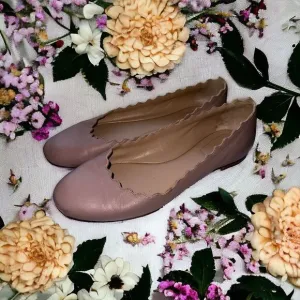 Chloe’ Leather Scalloped Edge Ballet Flats. Size 37. Beige. Very nice condition.