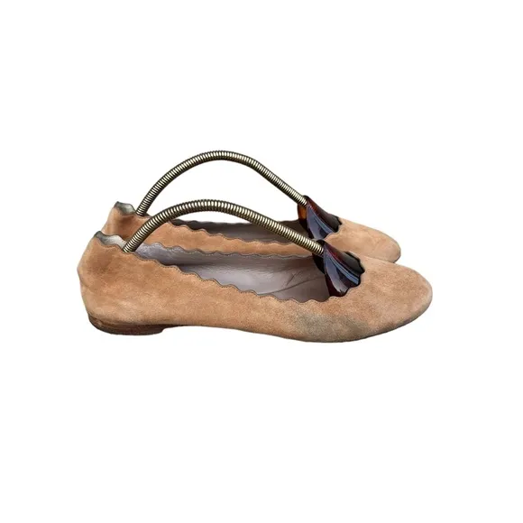Chloe Scallop Flats Tan Soft Suede Flats Womens Size 36 EU 6 US Used