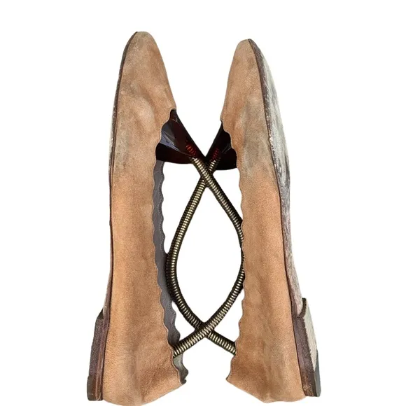 Chloe Scallop Flats Tan Soft Suede Flats Womens Size 36 EU 6 US Used