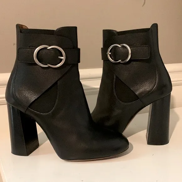 Chloé's black grained leather Millie Chelsea boots.