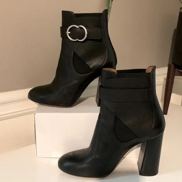 Chloé's black grained leather Millie Chelsea boots.