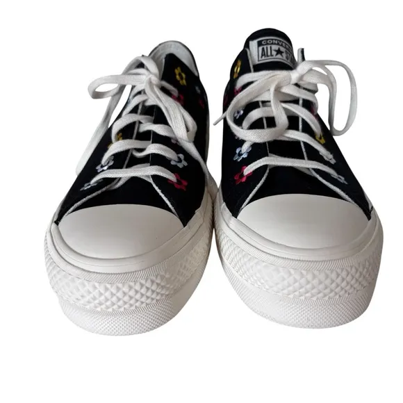 Chuck Taylor All Star Lift Platform Low 'Floral Embroidery Converse Sneakers 9