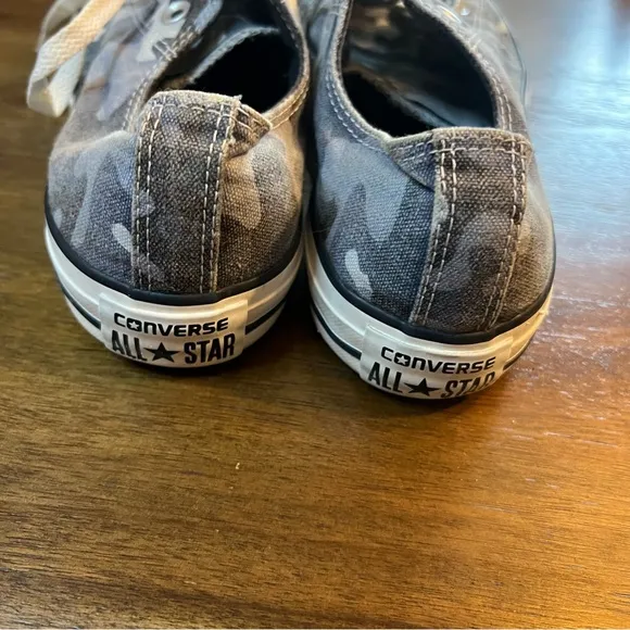 Chuck Taylor Converse Original Camo Navy Low Sneakers 9