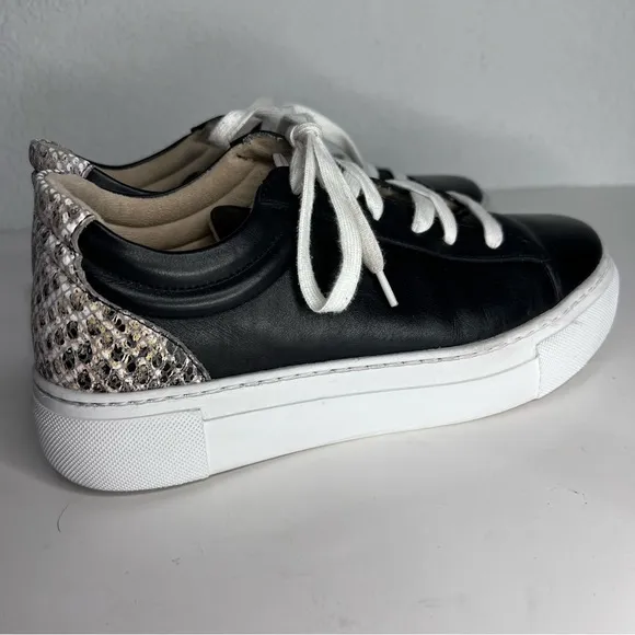 Clarks Black Leather Tansy Run Snake Sneakers 8.5