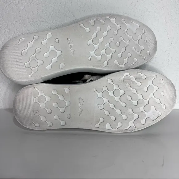 Clarks Black Leather Tansy Run Snake Sneakers 8.5