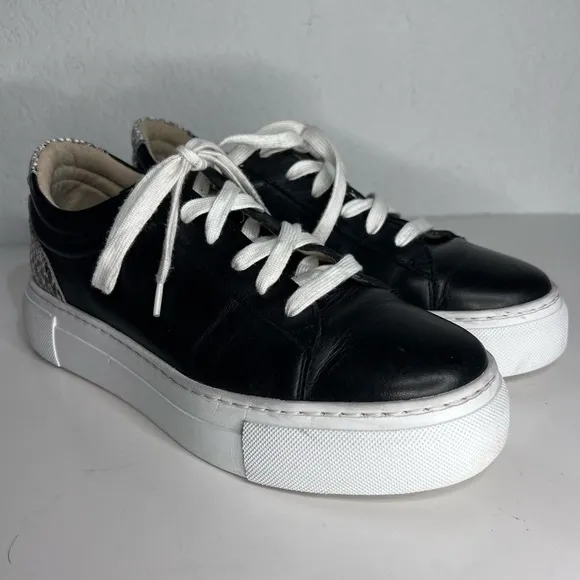 Clarks Black Leather Tansy Run Snake Sneakers 8.5