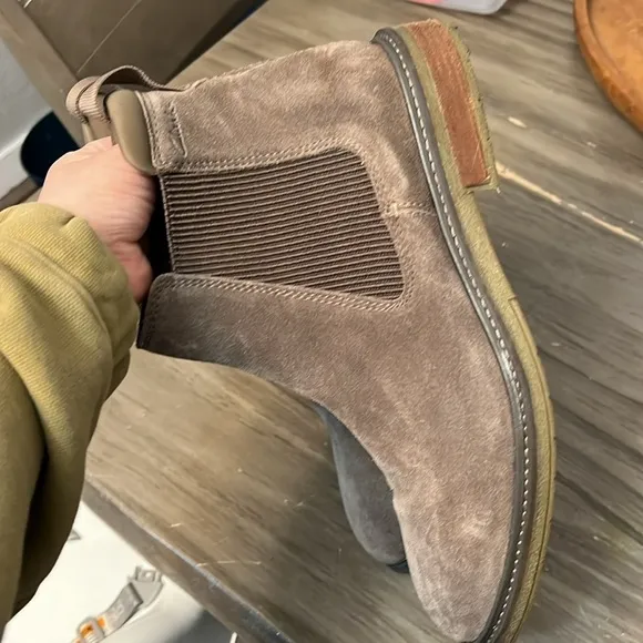 CLARKS CLARKDALE HALL STONE SUEDE MENS SLIP ON CHELSEA BOOTS 9.5