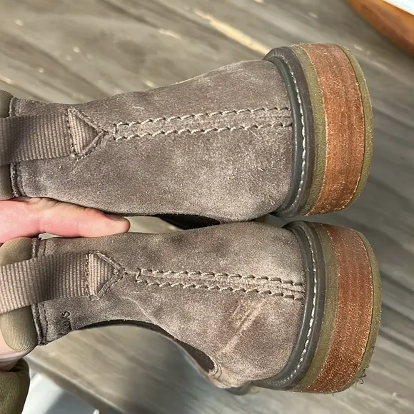 CLARKS CLARKDALE HALL STONE SUEDE MENS SLIP ON CHELSEA BOOTS 9.5