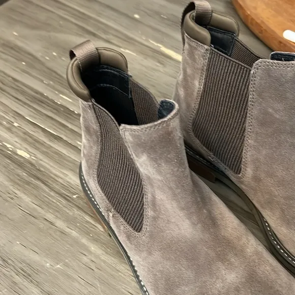 CLARKS CLARKDALE HALL STONE SUEDE MENS SLIP ON CHELSEA BOOTS 9.5