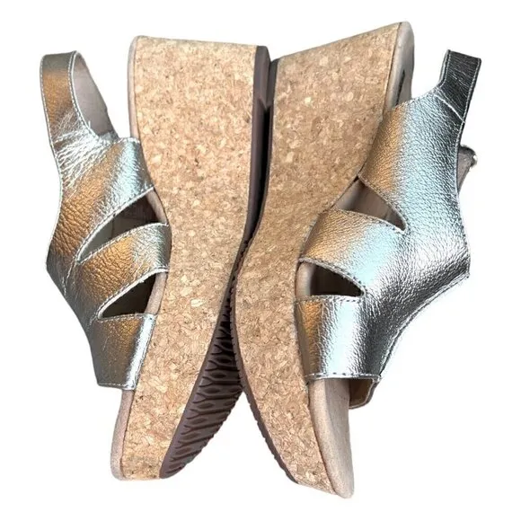 Clarks Collection Gold Metallic Annadel Bari Cork Wedge Sandals Women’s Size 11