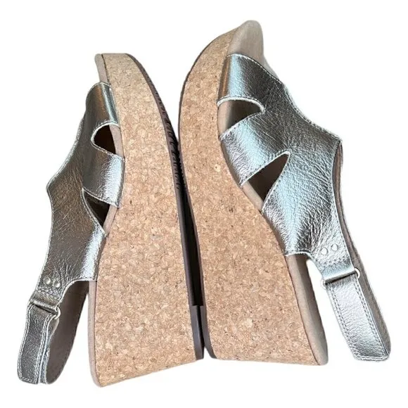 Clarks Collection Gold Metallic Annadel Bari Cork Wedge Sandals Women’s Size 11