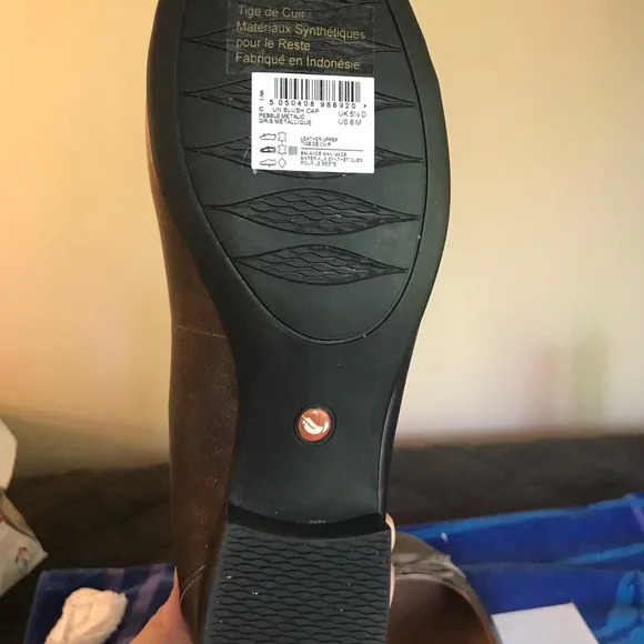 Clarks flats