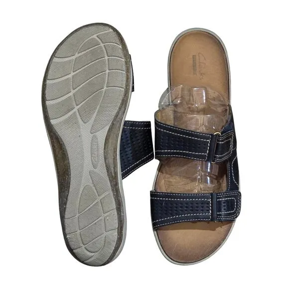 Clarks Leisa Black slip-on sandals size 9