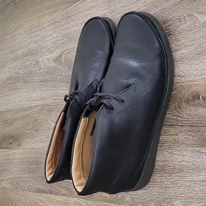 CLARKS Oakland Rise Classic Leather Boots Chukka Chelsea Black US 10.5 EUC