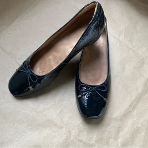 Clarks Women's Black Ballerina Flats Size 8.5