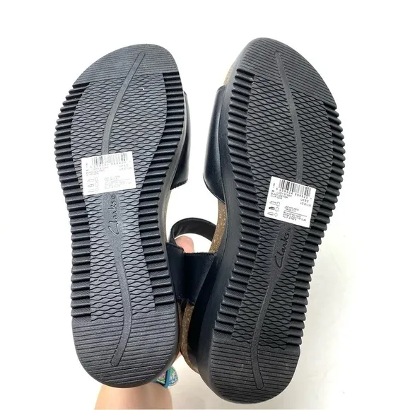 Clarks Women's Lizby Strap Sandals Black Leather WIDE