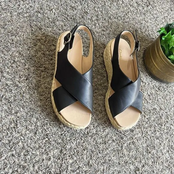 Clarks Womens US 7 M Sandals Kimmei Cross Wedge Black Leather Ankle Strap New