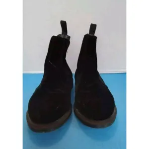 Classic Black Suede Chelsea Boots with Elastic Gores and Rubber Sole‎