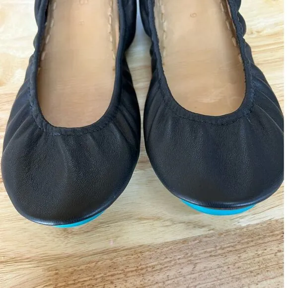 Classic Tieks Full-Grain Matte Leather Flats (like new)