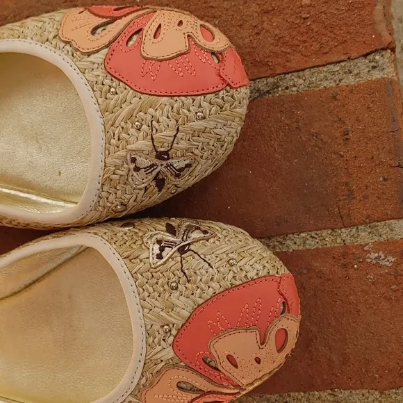 Coach Aaron Floral Beige and Coral Raffia Round Toe Flats Size 7.5 (1363)