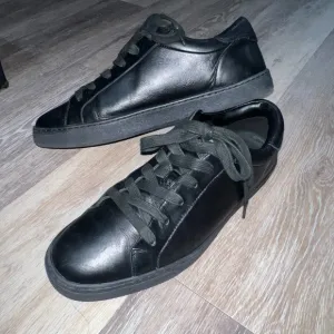 Coach  Black Leather Sneakers c126 Low Top Size 11D