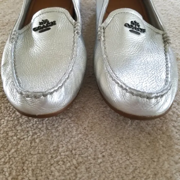 COACH Mary Lock Up Metallic Silver Leather Loafers Size 10B