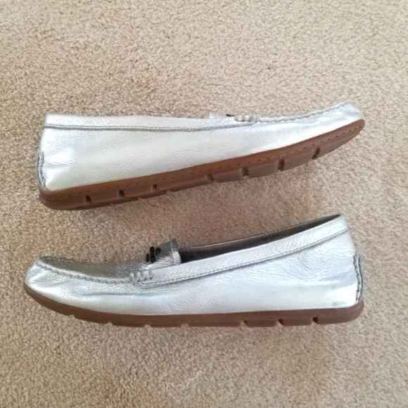 COACH Mary Lock Up Metallic Silver Leather Loafers Size 10B