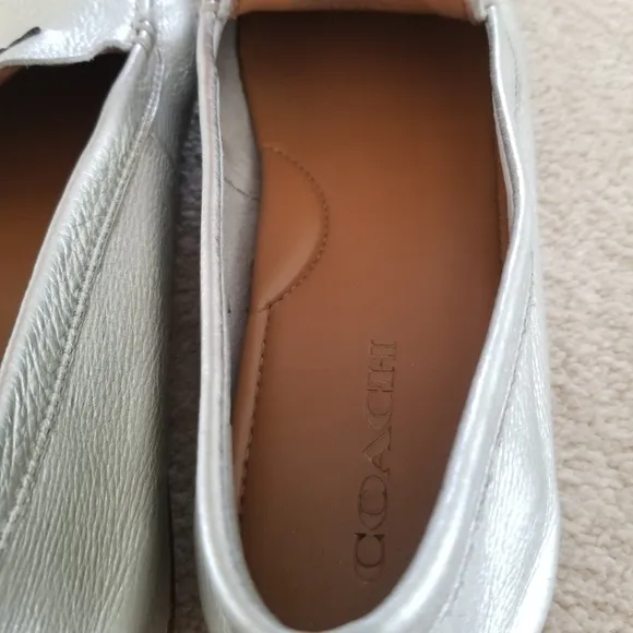 COACH Mary Lock Up Metallic Silver Leather Loafers Size 10B