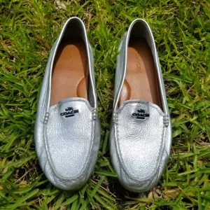 COACH Mary Lock Up Metallic Silver Leather Loafers Size 10B