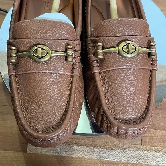 COACH Women's Crosby Driver Turnlock Flats