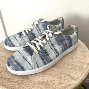 Cole Haan Grand Crosscourt Lace Uo Low Top Sneakers in Blue and White Size 7.5