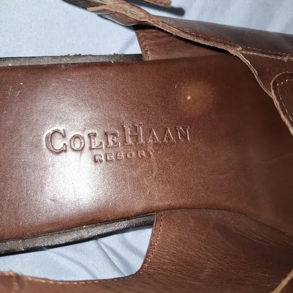 Cole Haan Resort mens leather woven loafers in a size 10M. Pre-loved