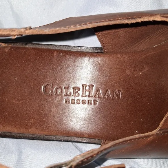 Cole Haan Resort mens leather woven loafers in a size 10M. Pre-loved