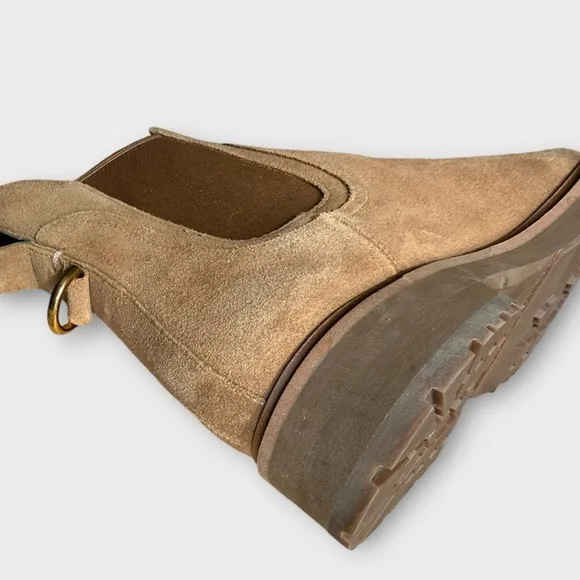 Cole Haan women’s size 7B camel colored Chelsea boots.