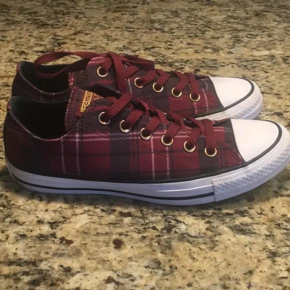 Converse All Star Burgundy Maroon Plaid Low Top Sneakers size 8 Excellent